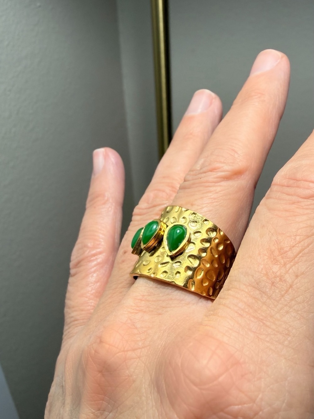 Gold Hammered Band Ring with Green Teardrop Stones